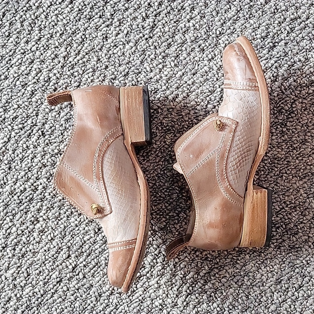 Freebird Mabel shoes size 6 worn twice - with dust bag. Excellent condition